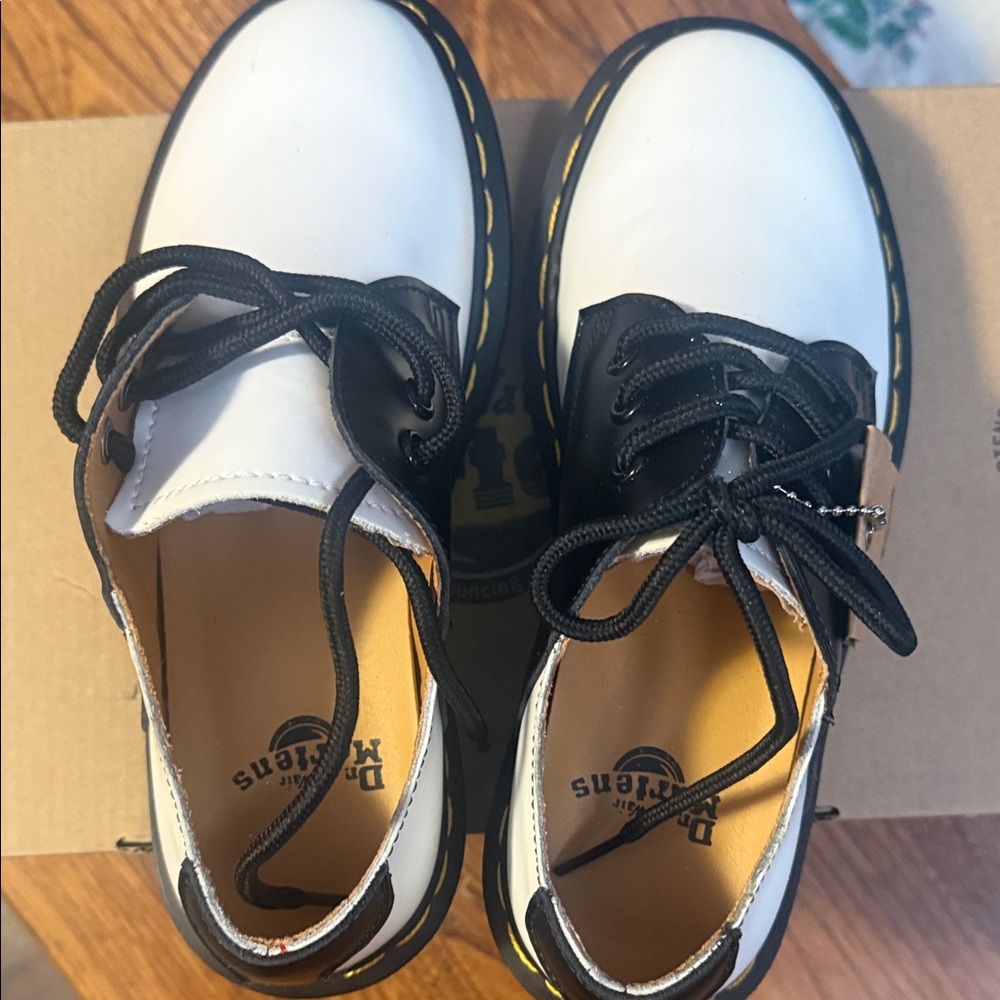Dr. Martens 1461 Derby, Black and White 3 Eye Shoes NWT 🐎 - Picture 4 of 6